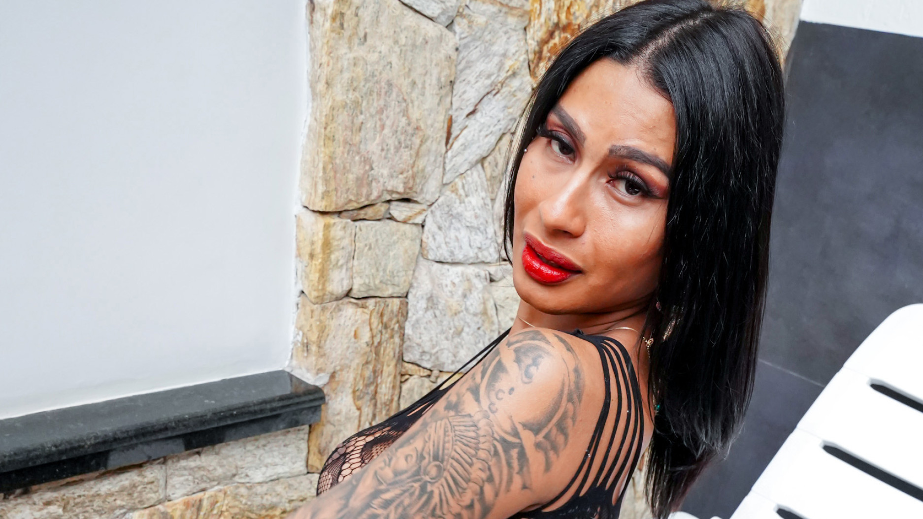 Come Fuck Brazilian TS Star Eveline Moura!